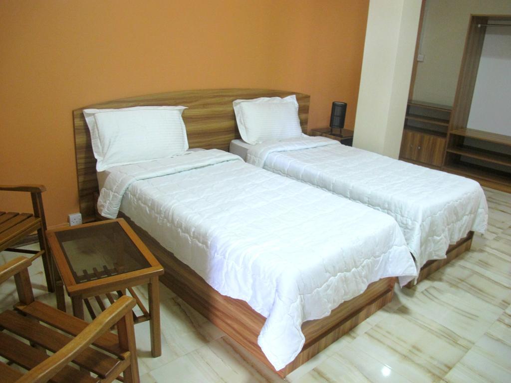 Auberge Le Rajah Катр Борн Екстериор снимка