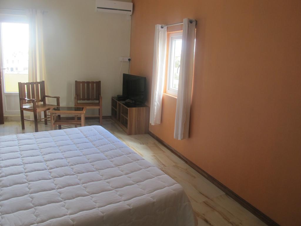 Auberge Le Rajah Катр Борн Стая снимка