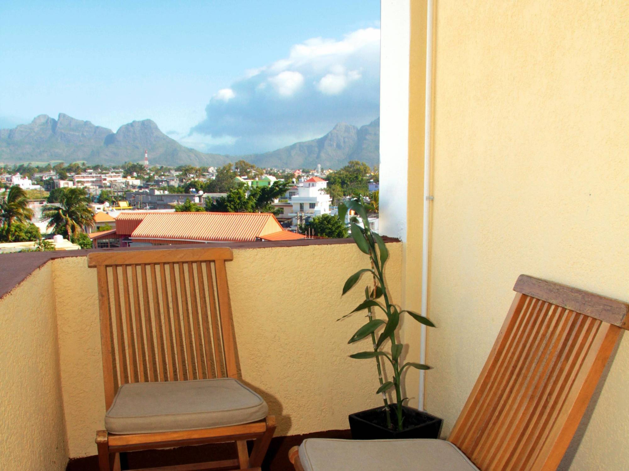 Auberge Le Rajah Катр Борн Екстериор снимка
